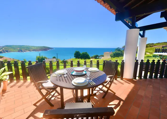 Blue - In Complex With 3 Pools * 圣马蒂纽·杜·波特