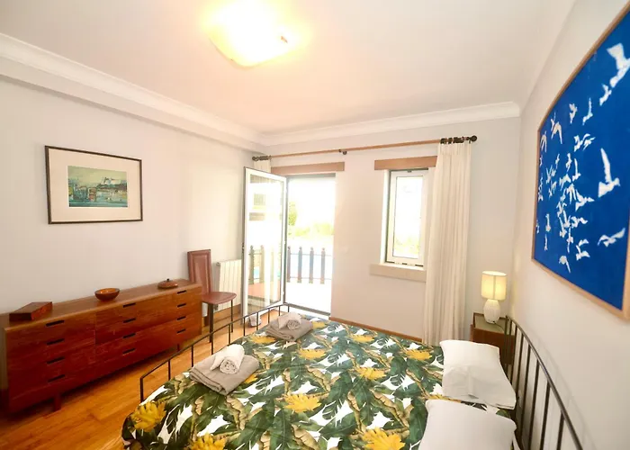 Blue - In Complex With 3 Pools