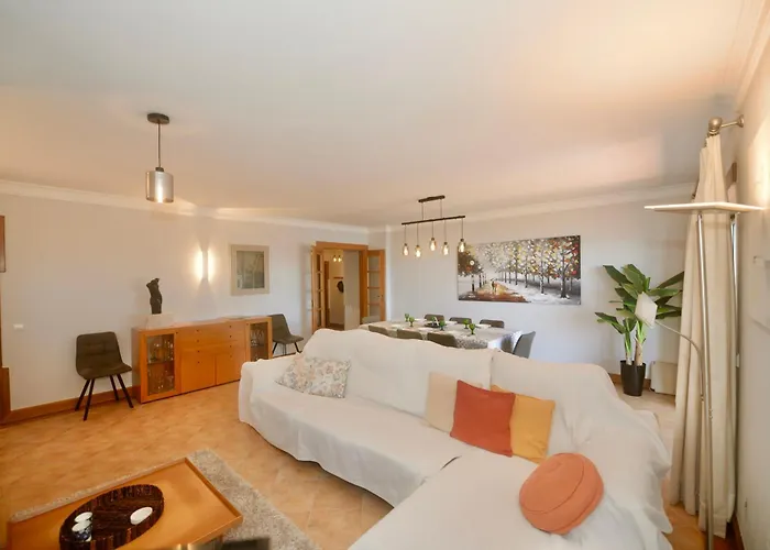 Blue - In Complex With 3 Pools * 圣马蒂纽·杜·波特