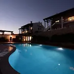 Blue - In Complex With 3 Pools Сан-Мартинью-ду-Порту