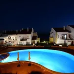 Blue - In Complex With 3 Pools Сан-Мартинью-ду-Порту