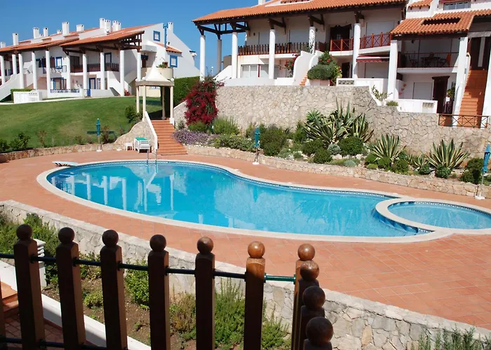 Blue - In Complex With 3 Pools